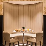 Maison Pigalle Отель