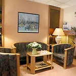 Отель Maison Pigalle 4*