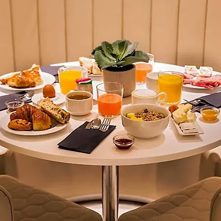 Maison Pigalle 4*